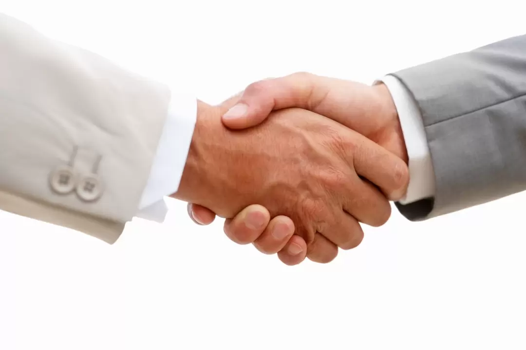 El VPH ingresa al cuerpo a través de un apretón de manos